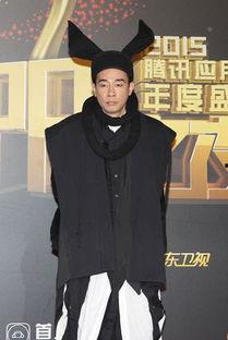 陈小春爆料钱嘉乐视频,揭秘兄弟情深背后的感人瞬间 第2张 陈小春爆料钱嘉乐视频,揭秘兄弟情深背后的感人瞬间 第2张